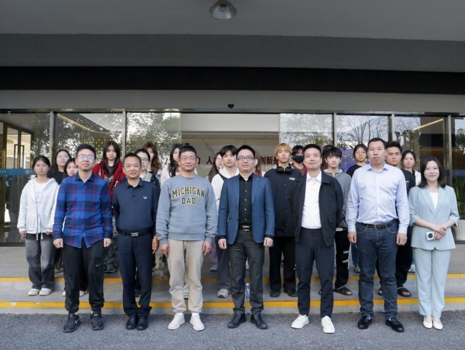 全能董事長深信院開講：AI發(fā)展與未來人才戰(zhàn)略(圖4)