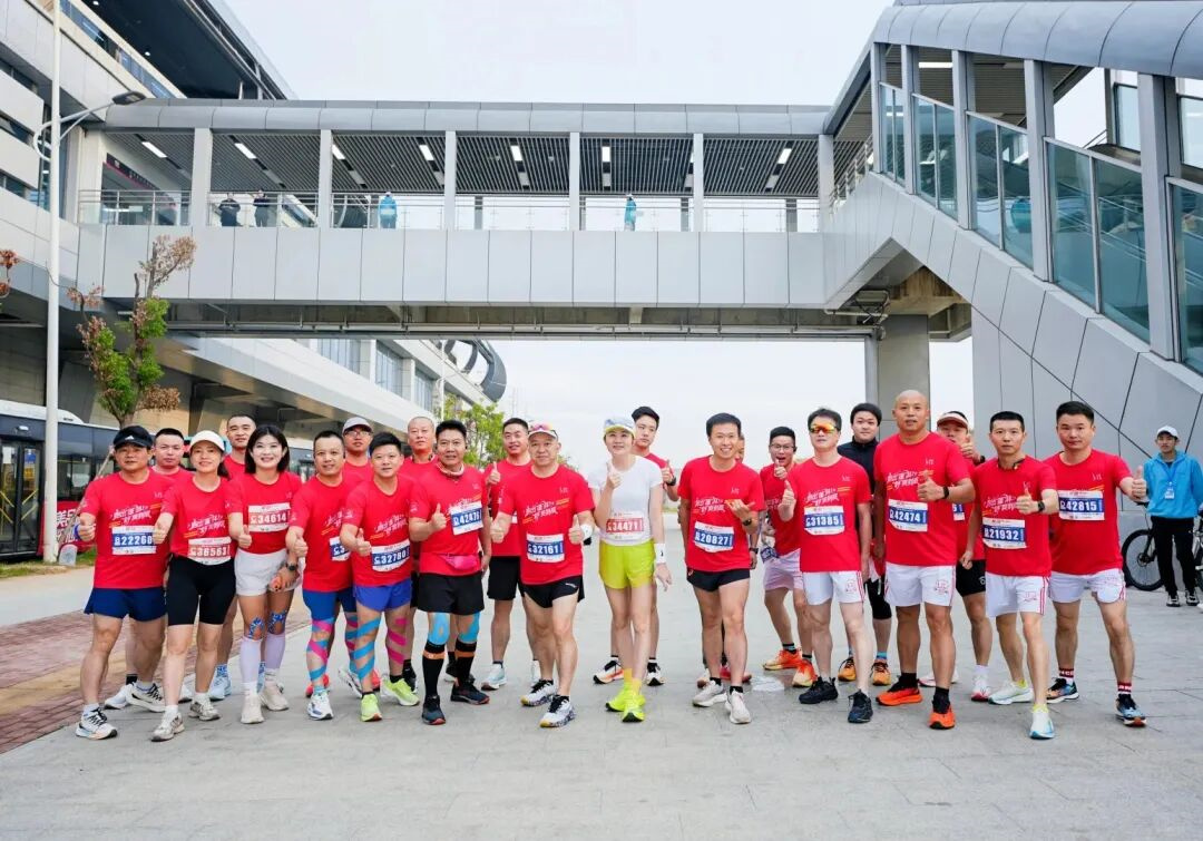 愛跑·2025南昌贛江半程馬拉松燃情開跑，舒蕾攜手全能廣告集團(tuán)助力城市活力盛事(圖7)